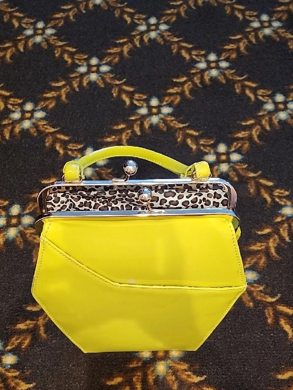 Tatyana Yellow Patent Hexagon Kiss-Lock Clutch